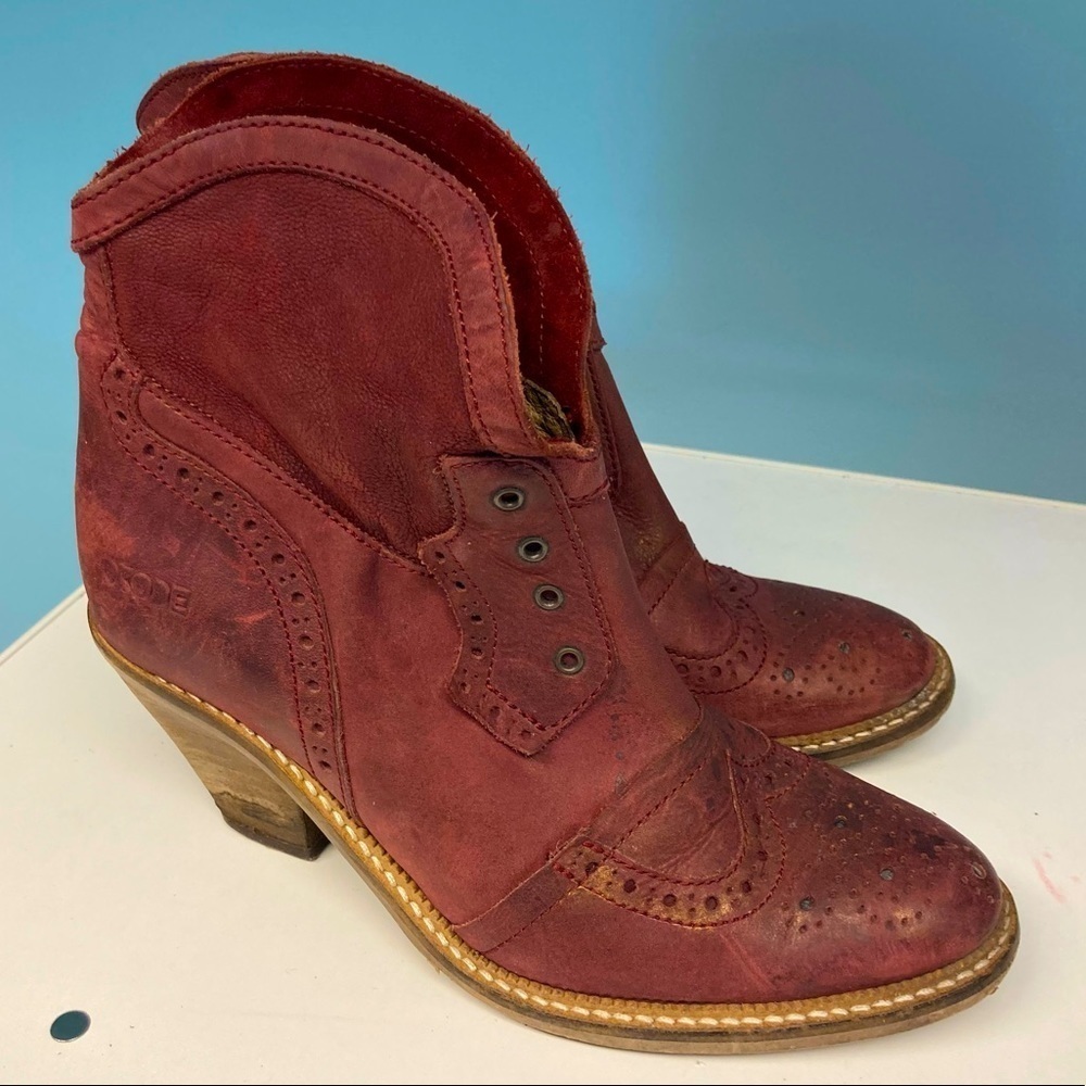 DKODE Sz 8 Leather  Western Style slouchy Top Distressed Stacked Heel Boots